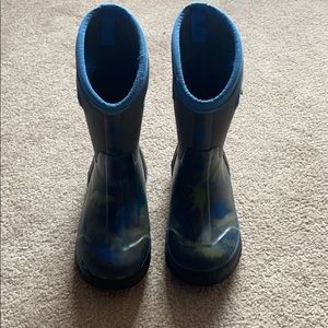 Boys ‘Classic Dino’ Bogs